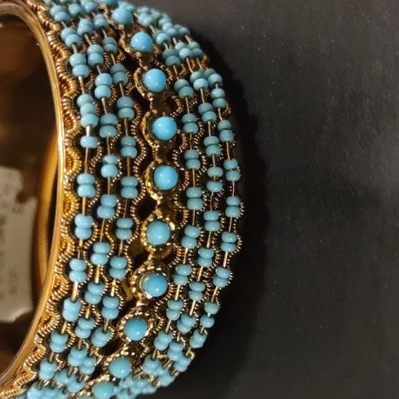 WIDE TURQUOISE COLORED BEADS WITH GOLD WIRE HINGED BRACELET - Picture 2 of 5